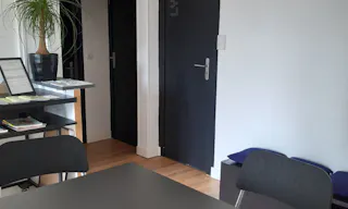 Bureau 11M2 dans une b�tisse de charme au coeur de Bordeaux, acc�s cuisine et jardin - Image 0