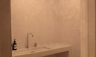 Light filled split level Storefront in the heart of Manhattan (with high ceilings and multiple rooms) - Image 20