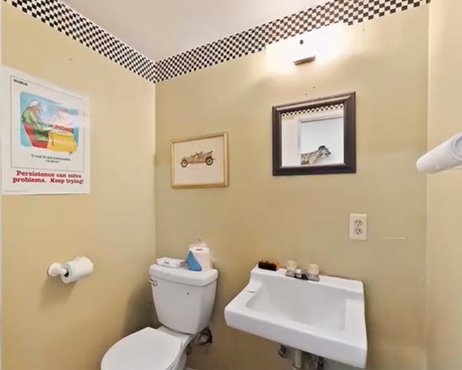 Flexible 4,000 SF Warehouse in La Habra, Near LA & OC, Ideal for Events or Storage - Image 4