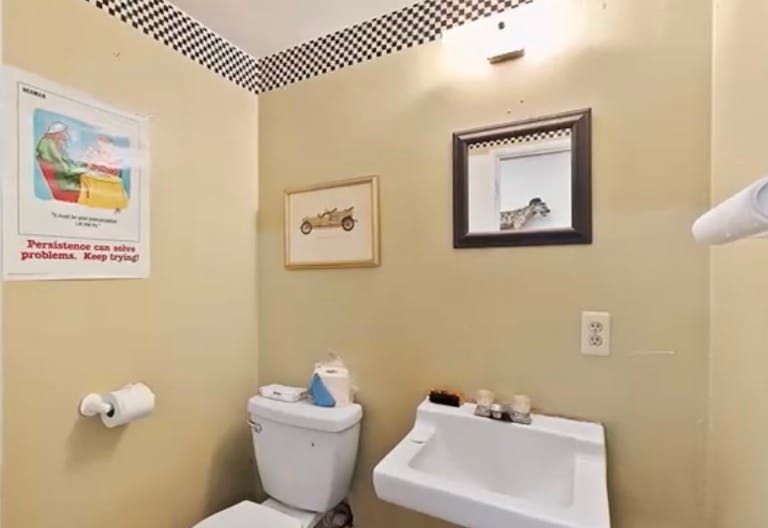 Flexible 4,000 SF Warehouse in La Habra, Near LA & OC, Ideal for Events or Storage - Image 4