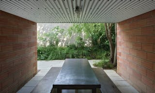 Espace de 100m2 de type atelier connect� � un jardin et � la rue-lieu polyvalent et charmant - Image 5