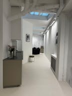 Atelier d’artiste moderne et industriel à Paris  - Image 1