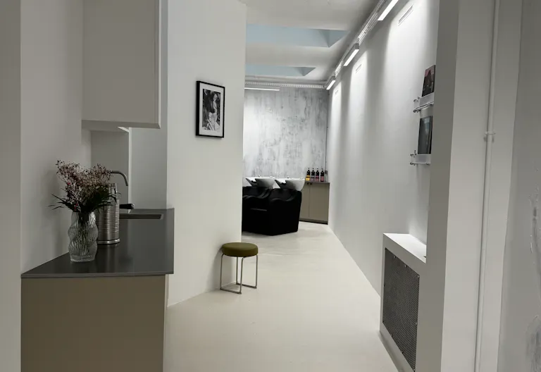 Atelier d’artiste moderne et industriel à Paris - Image 1