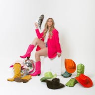 Cyclorama Wall, 50+ Backdrops - Natural Daylight and Night Time Studio - All Gear, Lighting and Props Included in Rental Price - Orange County - Image 9