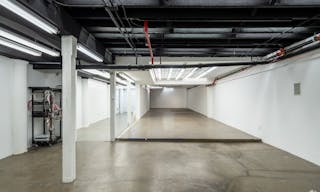 Soaring SoHo Retail Space - Image 5