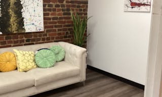 Stylish Art Gallery & Creative Rental Space - Image 1