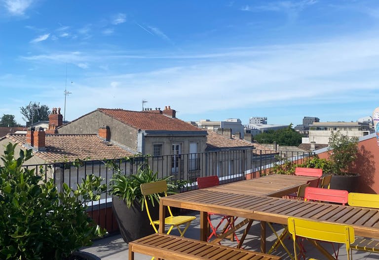 Bureau privatif et acc�s aux communs dans un immeuble d'architecte, au coeur des Chartrons � Bordeaux - 17M2 - Image 2