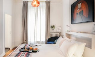 Unique Showroom at Place de la Concorde - Image 14