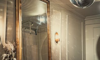 Upscale Loft on 5th with Furnished Rooftop & Fireplace, Sound System, Custom Lighting, Kitchen & Staff Provided - Image 5