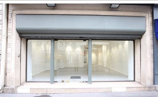 Shop in Paris France - Image 2