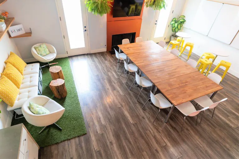 Stunning Indoor/Outdoor Flex Space in Downtown Santa Monica with Outstanding Service - Image 3
