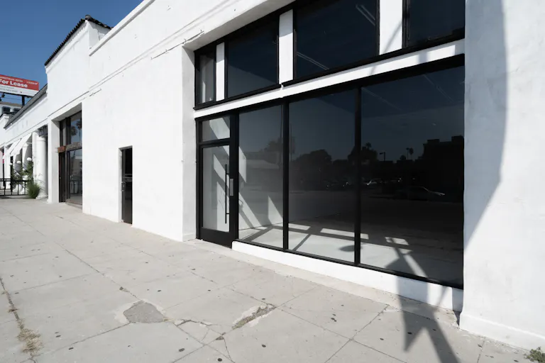 Stunning Retail Space on Iconic Sunset Boulevard - Image 1
