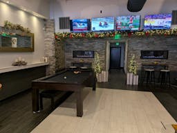 Sophisticated bar and lounge in the heart of downtown - Image 3