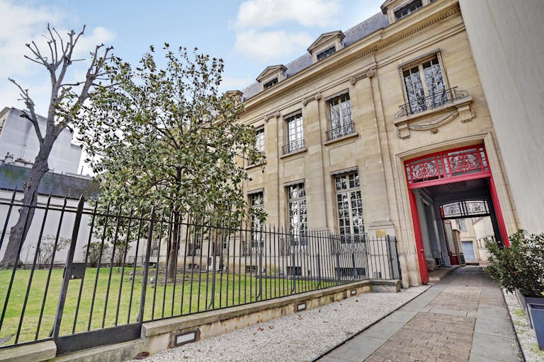 Hôtel particulier bords de Seine, face Tour Eiffel - Image 0