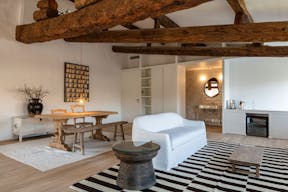 Chateau de caract�re avec int�rieur design. - Image 2