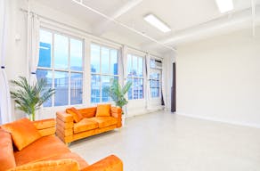 Expansive Skyline Loft - Connected Studio Space - Image 14