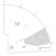 Showroom 160 m² – style industriel - lumière du jour/baie vitrée panoramique – Paris 11e - Image 4