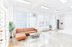 14C Creative Manhattan Showroom / Pop Up Studio Space - Image 4