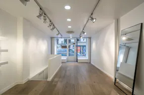 Showroom, popup store on rue de Turenne - Image 2