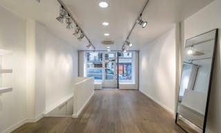 Showroom, popup store on rue de Turenne - Image 2