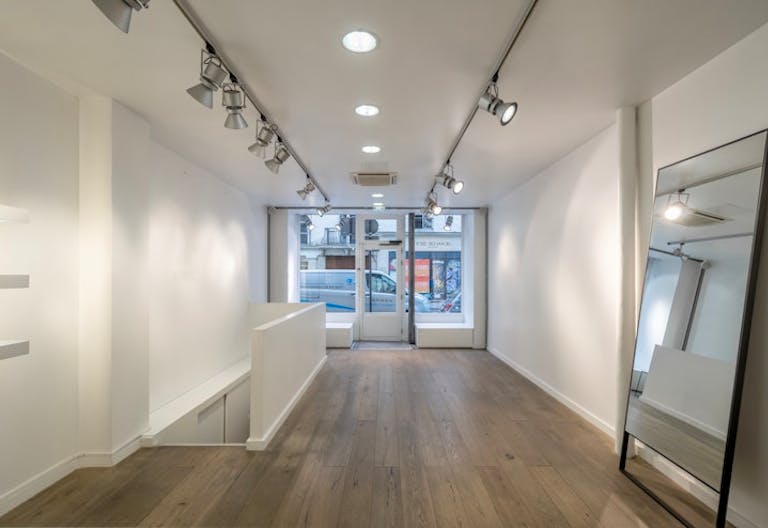 Showroom, popup store on rue de Turenne - Image 2