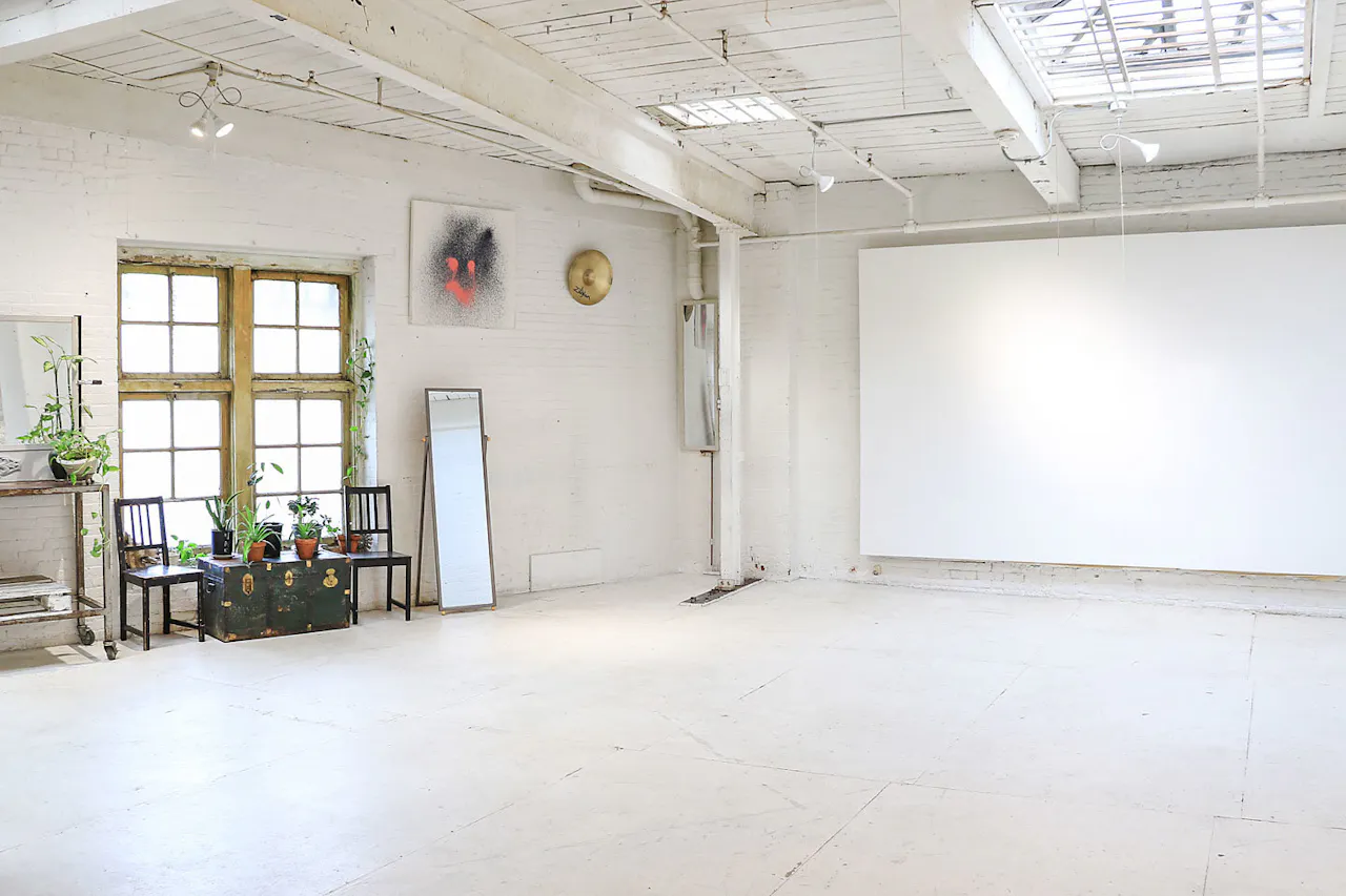 Beautiful Williamsburg Loft Studio - Image 0