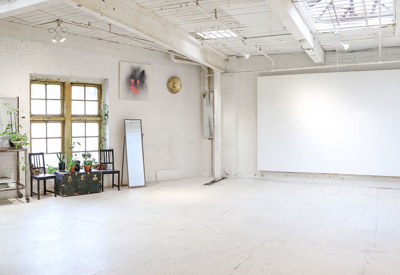 Beautiful Williamsburg Loft Studio - Image 0