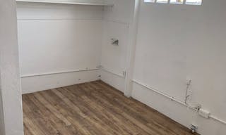 Office/Art Studio/Construction Yard/ - Image 2