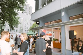 Airy, bright, open-floor space in Kreuzberg (DE & EN) - Image 7