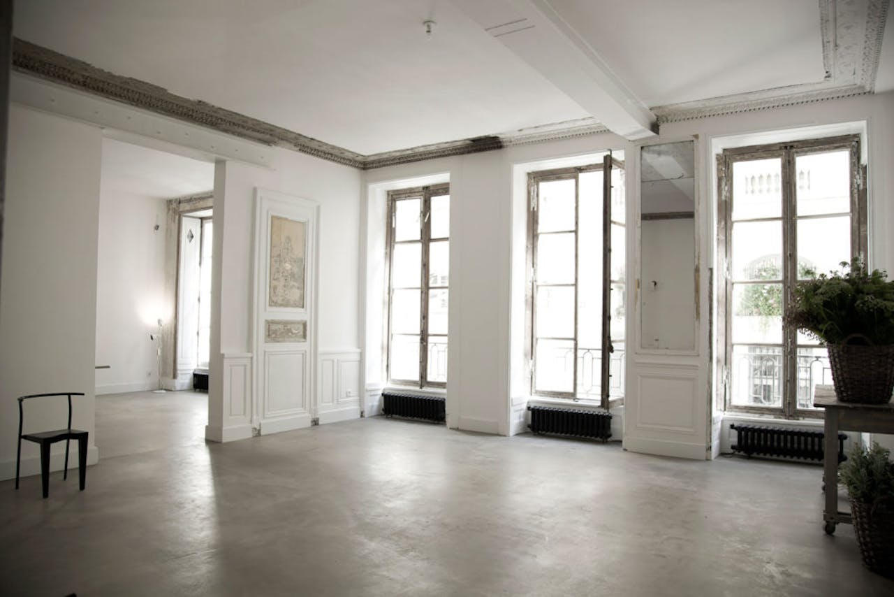 Showroom  in a Historic Landmark  - Image 1