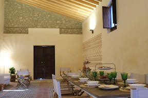 Rustic Sicilian olive farm & historic barn venue - Image 10