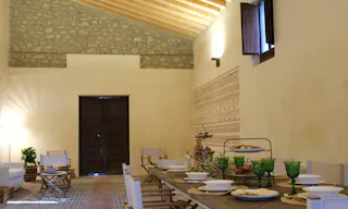 Rustic Sicilian olive farm & historic barn venue - Image 10