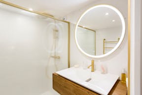 Charming showroom in le Marais - Image 14