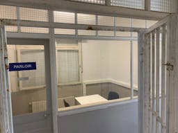 D�cor/Lieu de tournage: Centre p�nitentiaire / Prison - Image 11