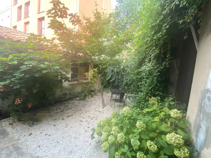 Bureau 11M2 dans une b�tisse de charme au coeur de Bordeaux, acc�s cuisine et jardin - Image 4