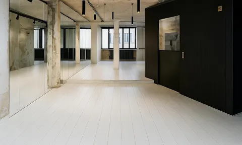 Entire art gallery in Le Marais, Paris - Image 0