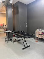 Spacious Boutique in Albany Park - Image 6