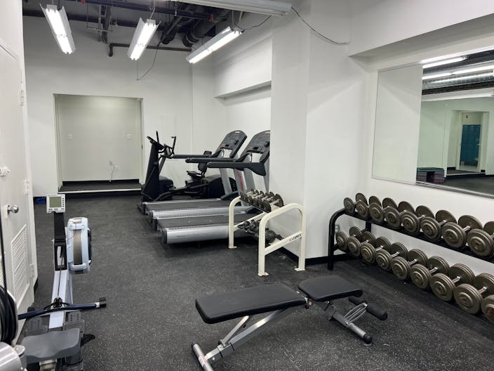 24/7 Private Gym Space w/Showers in Center City - Image 0