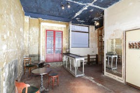 Superbe boutique devanture d'�poque, murs bruts - Image 1