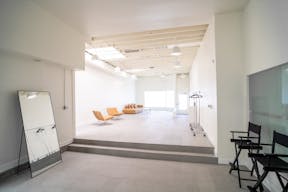 Melrose Fairfax District Minimalist Daylight Photo Video Pop-Up Studio Space with Modern Minimalist Furnishings and Backdrops - Image 2
