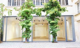 Le Marais Fashion Courtyard Store - Image 6