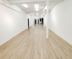 Galerie d'art lumineuse situ�e en bordure du Marais face � Merci - Image 11