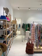 Stilvoller Showroom für Fashion & Accessoires zur temporären Vermietung Berlin Wedding – 130 m² – Erdgeschoss – barrierefrei erreichbar - Image 1