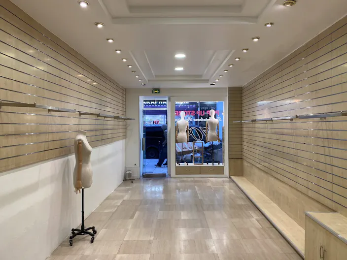 Local �pur� bois 35m2 - possibilit� de partager l'espace avec un autre locataire - Image 1
