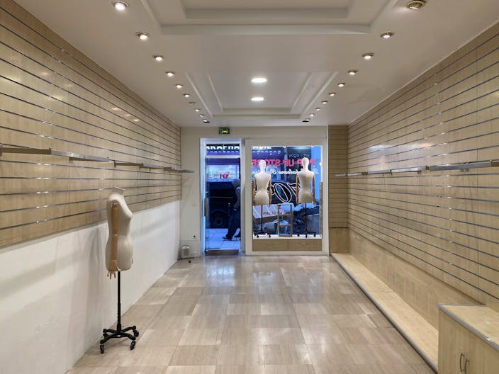 Local �pur� bois 35m2 - possibilit� de partager l'espace avec un autre locataire - Image 1