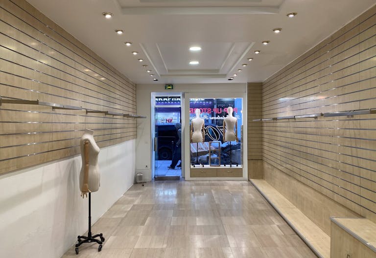 Local �pur� bois 35m2 - possibilit� de partager l'espace avec un autre locataire - Image 1