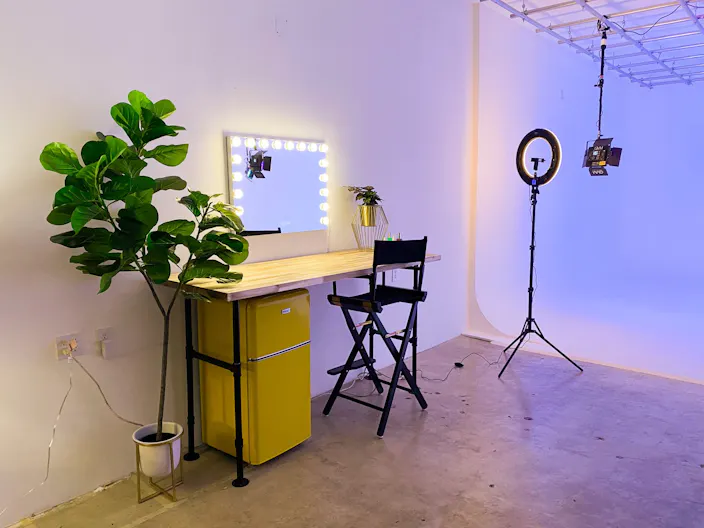Studio 3 + Private Parking Lot - Image 3