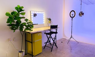 Studio 3 + Private Parking Lot - Image 3