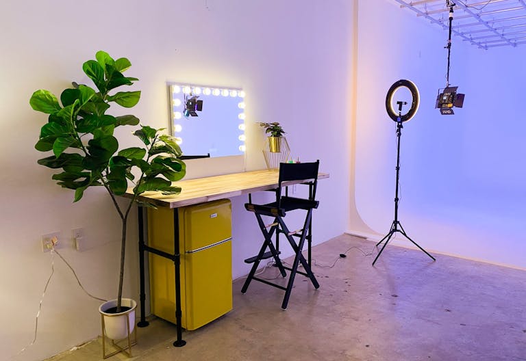 Studio 3 + Private Parking Lot - Image 3