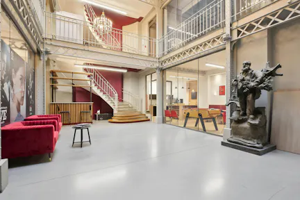 Espace de Prestige de 2000 m² sous Verrières (avec parkings) – Paris 9e - Image 0
